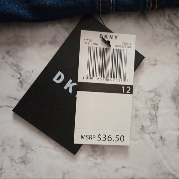 NWT DKNY Dark Wash Stretch Denim Skinny Jeans Size 12 - Picture 5 of 8